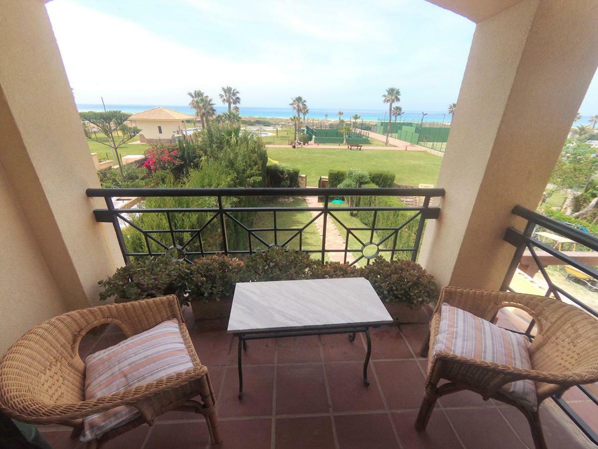 Casa En Primera Linea De Playa Захара-де-лос-Атунес Экстерьер фото
