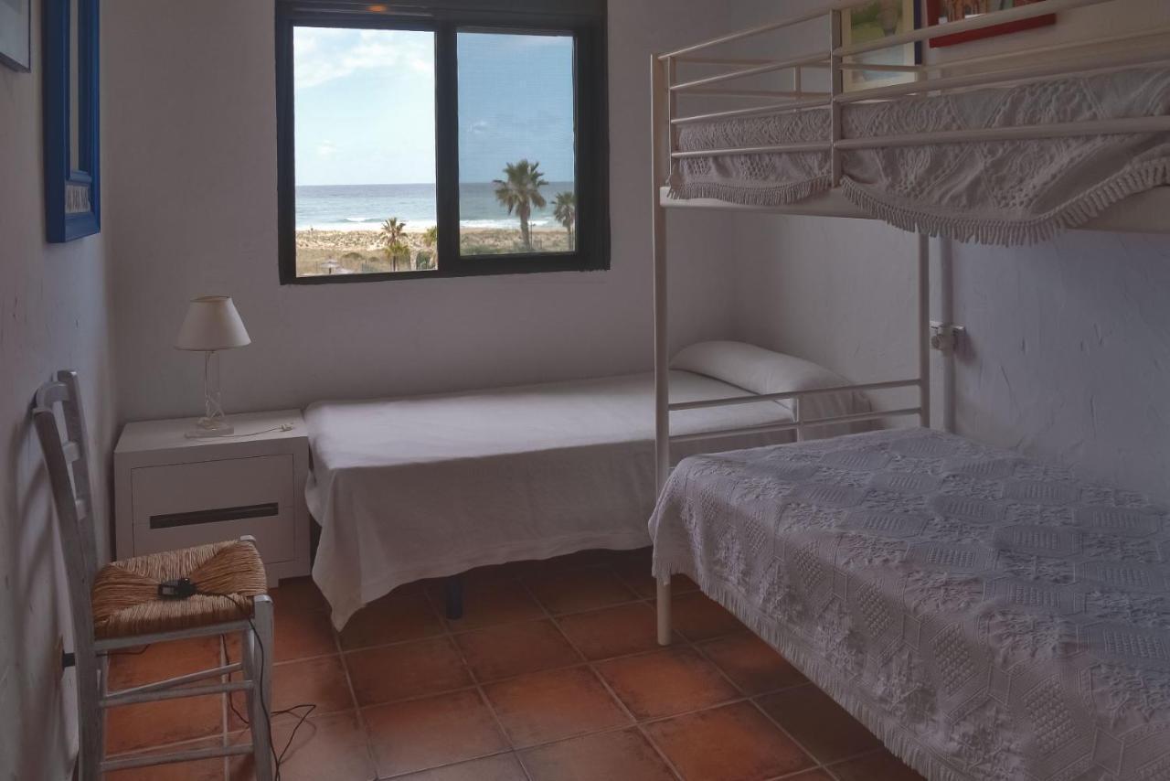 Casa En Primera Linea De Playa Захара-де-лос-Атунес Экстерьер фото
